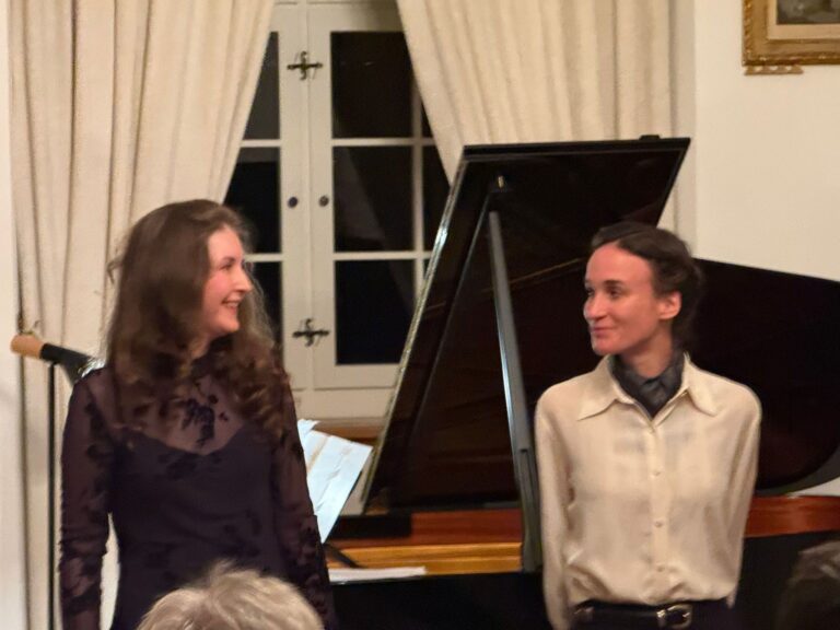 Elvira Rakhmanova & Lydia Weyrich, Foto