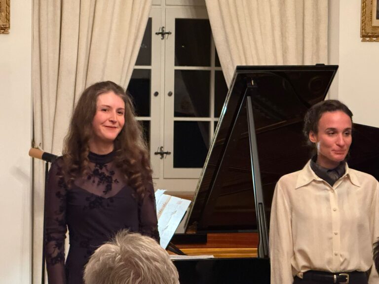 Elvira Rakhmanova & Lydia Weyrich, Foto