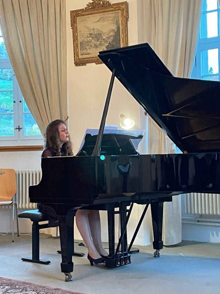 Elvira Rakhmanova & Lydia Weyrich, Foto