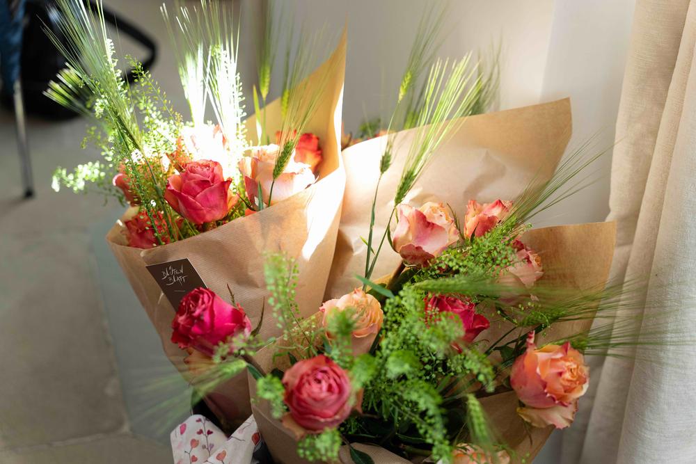Blumensträusse für die Künstlerinnen